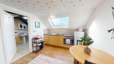 1 bedroom Studio flat to let in Ship Street, City Centre, Brighton, BN1