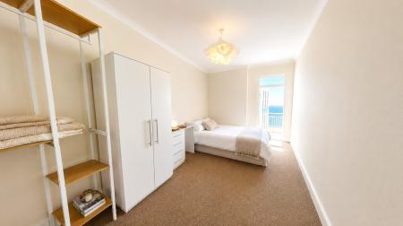 4 bedroom Flat to let in 54-55 Kings Road, Brighton, BN1