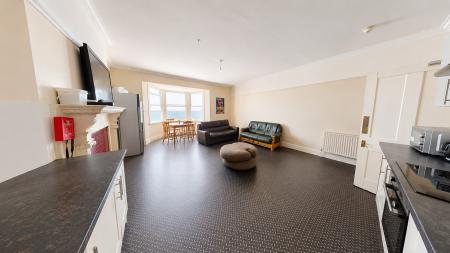 4 bedroom Flat to let in 54-55 Kings Road, Brighton, BN1