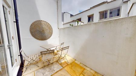 2 bedroom Maisonette for sale in Dorset Gardens, Kemptown, Brighton, BN2