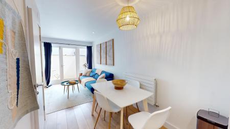 2 bedroom Maisonette for sale in Dorset Gardens, Kemptown, Brighton, BN2