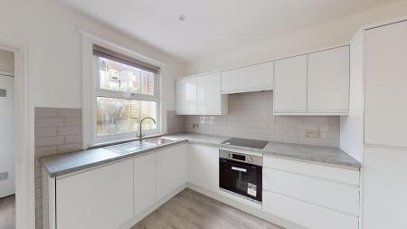 2 bedroom Flat to let in Sandown Road, Brighton, BN2