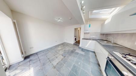 2 bedroom Flat to let in Rutland Road, Hove, BN3