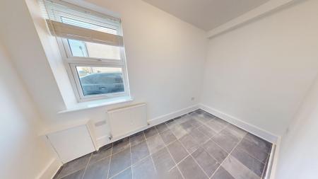 2 bedroom Flat to let in Rutland Road, Hove, BN3