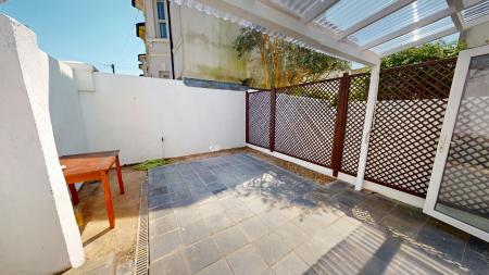 2 bedroom Flat to let in Rutland Road, Hove, BN3