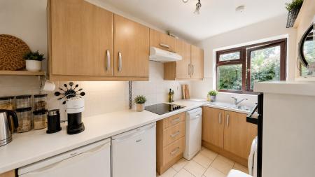 3 bedroom Semi-detached house to let in Davigdor Road, Hove, BN3