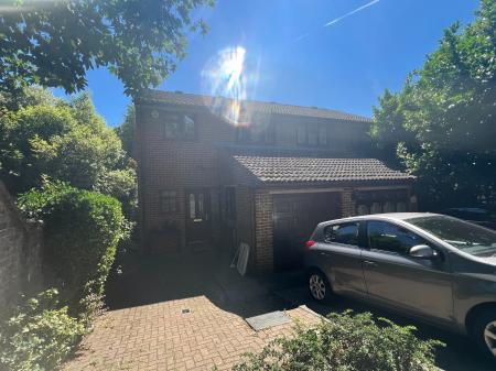 3 bedroom Semi-detached house to let in Davigdor Road, Hove, BN3