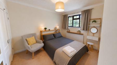 3 bedroom Semi-detached house to let in Davigdor Road, Hove, BN3