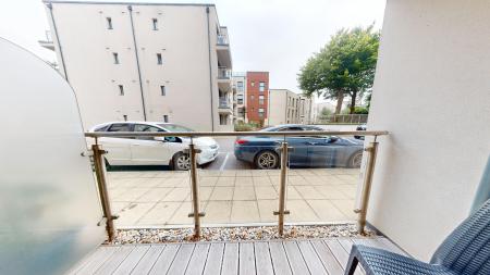 2 bedroom Flat to let in Dyke Road