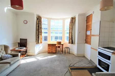Russell Square, Brighton, BN1
