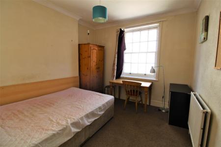 1 bedroom Flat to let in Russell Square, Brighton, BN1