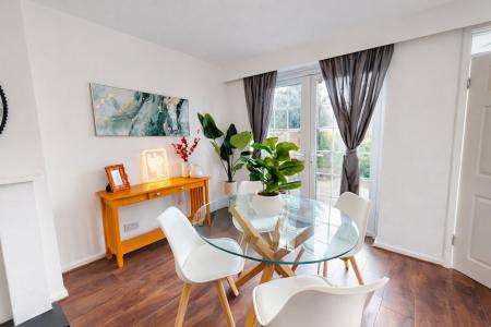 4 bedroom Semi-detached house to let in Overhill Gardens, Patcham, Brighton, BN1