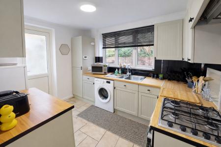 4 bedroom Semi-detached house to let in Overhill Gardens, Patcham, Brighton, BN1