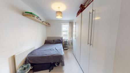 2 bedroom Flat to let in Montpelier Road