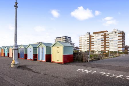 2 bedroom Flat for sale in Kingsway, Hove, BN3