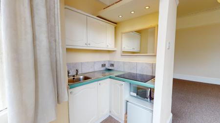 1 bedroom Flat to let in First Avenue, Hove, BN3
