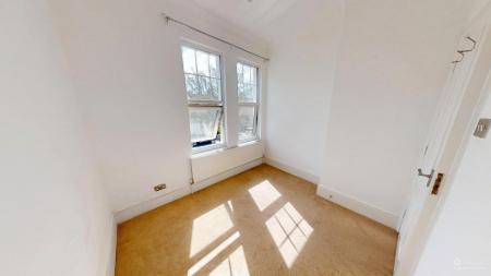 2 bedroom Flat to let in New Church Road, Hove, BN3