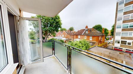 1 bedroom Flat to let in New Church Road, Hove, BN3