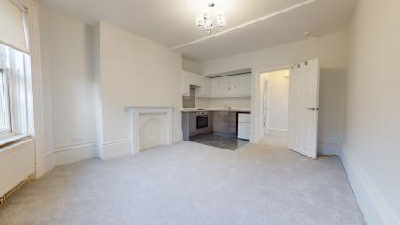 2 bedroom Flat to let in Norfolk Square, Brighton, BN1