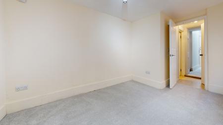 2 bedroom Flat to let in Norfolk Square, Brighton, BN1