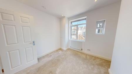1 bedroom Flat to let in Bedford Square, Brighton, BN1