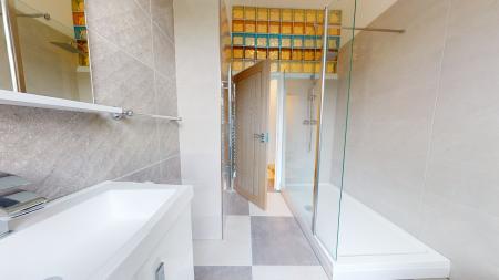 1 bedroom Flat to let in Selborne Road, Hove, BN3