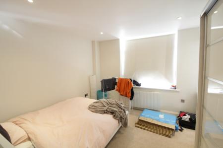 2 bedroom Flat to let in Western Road