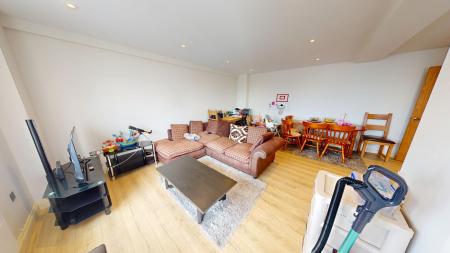 2 bedroom Flat to let in Western Road