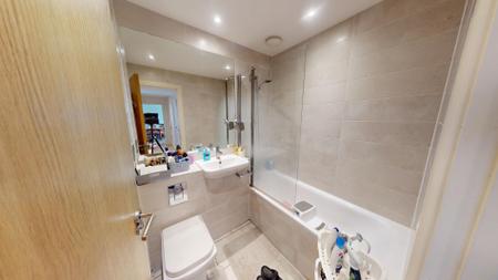 2 bedroom Flat to let in Western Road