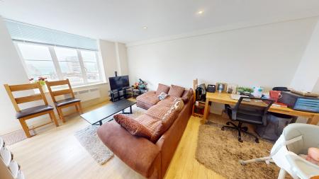 2 bedroom Flat to let in Western Road