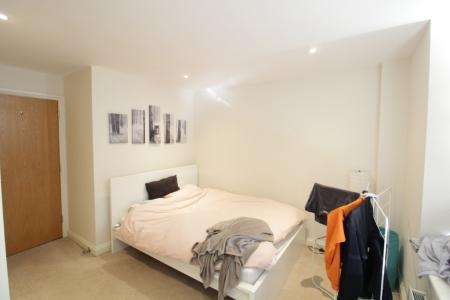 2 bedroom Flat to let in Western Road