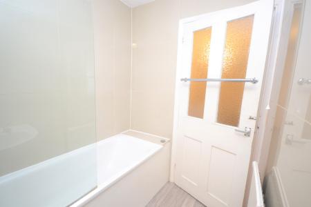 2 bedroom Flat to let in Brunswick road, Hove, BN3
