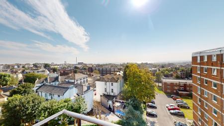 2 bedroom Flat to let in Dyke Road, Brighton, BN1