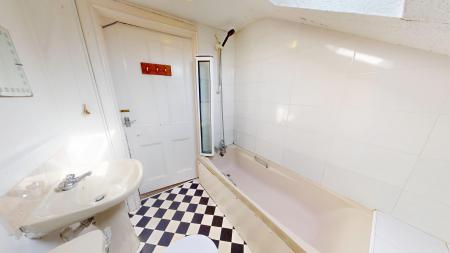 2 bedroom Flat to let in Buckingham Road, Brighton, BN1