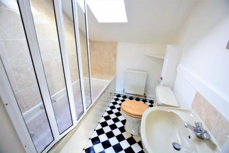 2 bedroom Flat to let in Buckingham Road, Brighton, BN1