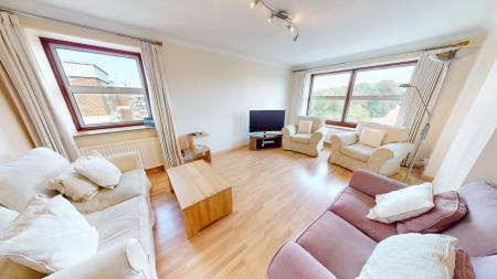 1 bedroom Flat to let in Mandalay Court, Brighton, BN1