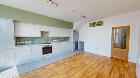 3 bedroom Flat to let in Western Road, Brighton, BN1