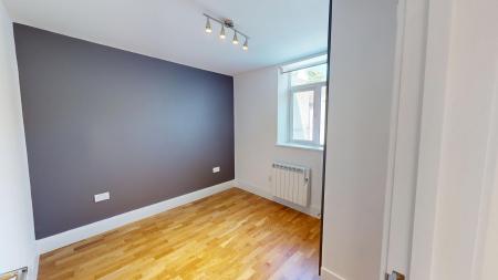 3 bedroom Flat to let in Western Road, Brighton, BN1