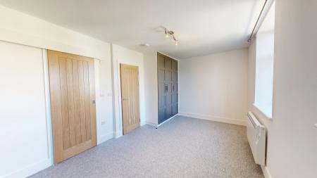 3 bedroom Flat to let in Western Road, Brighton, BN1