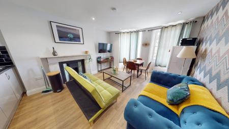 2 bedroom Flat to let in Brunswick Place, Hove, BN3