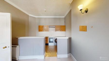 1 bedroom Flat to let in Holland Road, Hove, BN3