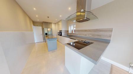 6 bedroom Detached house for sale in Woodland Avenue, Hove, BN3