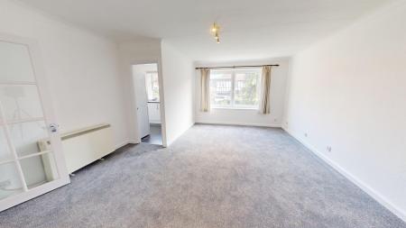 2 bedroom Flat to let in Holland Road, Hove, BN3