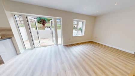 4 bedroom Detached house to let in Dale view, Hove, BN3
