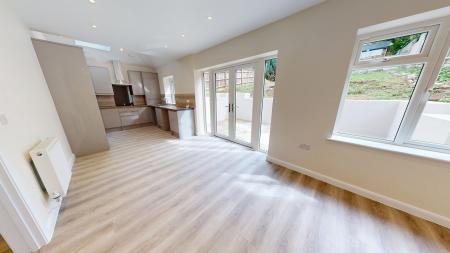 4 bedroom Detached house to let in Dale view, Hove, BN3