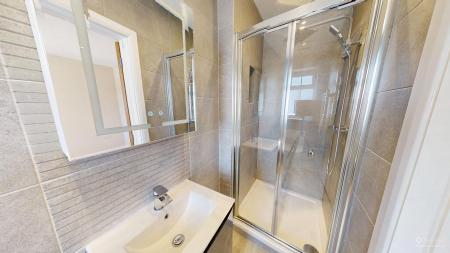 4 bedroom Detached house to let in Dale view, Hove, BN3