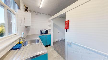 1 bedroom Studio flat to let in Hove Park Villas