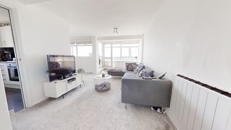 2 bedroom Flat to let in 251-255 Kingsway, Hove, BN3