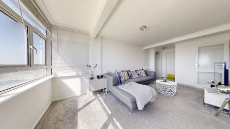 2 bedroom Flat to let in 251-255 Kingsway, Hove, BN3