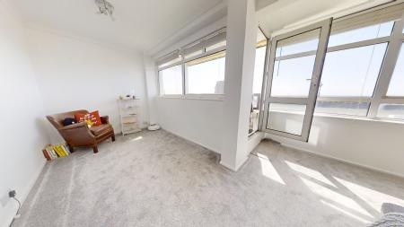 2 bedroom Flat to let in 251-255 Kingsway, Hove, BN3